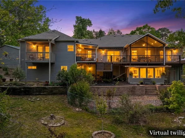 8252 Hickory Tree Ln, Rogers, AR 72756