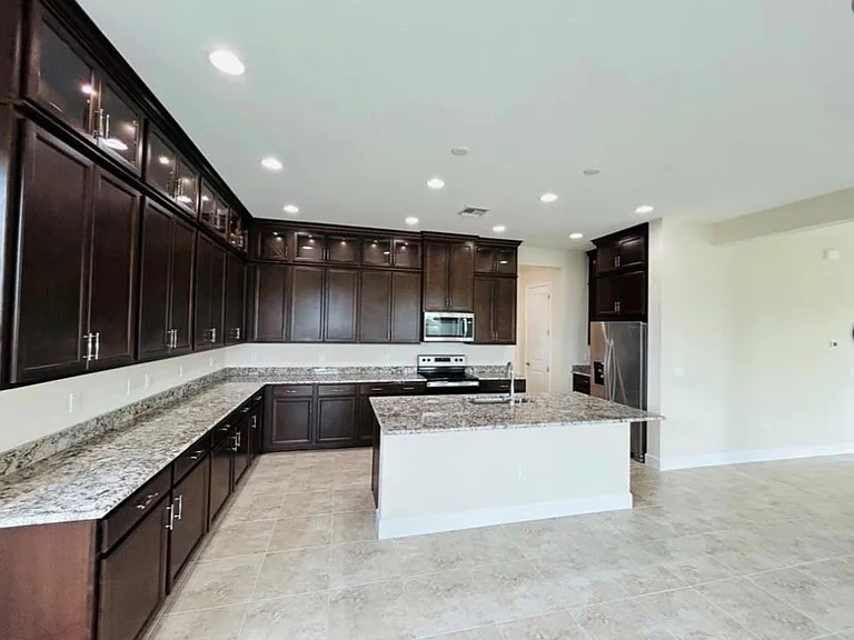 5199 Liberty Ln — Photo 10