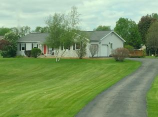 3495 Arkham Ln, Milford, MI 48380