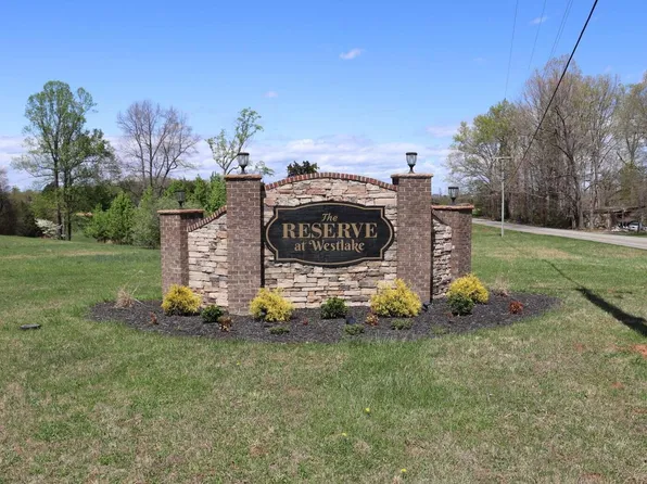 10 Bentgrass Dr, Hardy, VA 24101