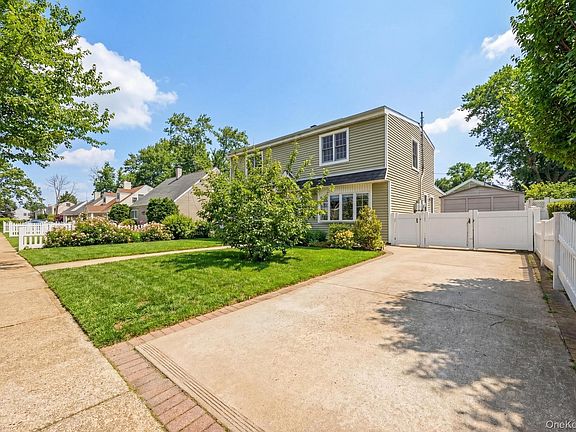 2nd image of 1423 Harding Street