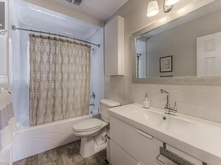 249 Blucher St #A — Photo 8