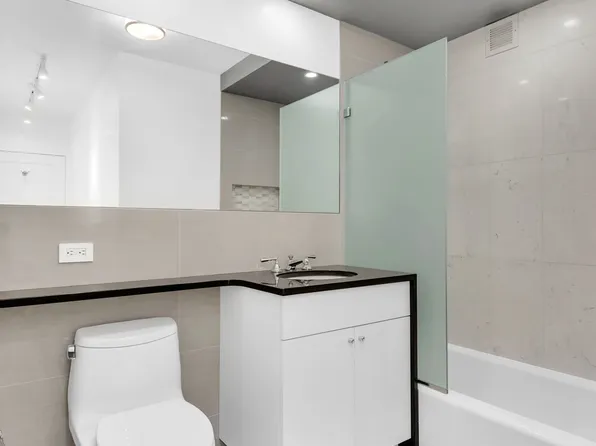 300 East 77th Street 10D image 10 of 10