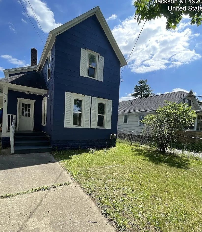 3 bed, 1.5 bath, 1100 sqft, $1,450 — Photo 1