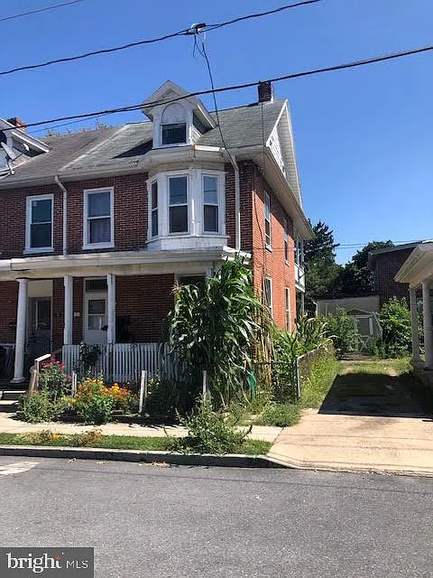 16 Garber St photo 1