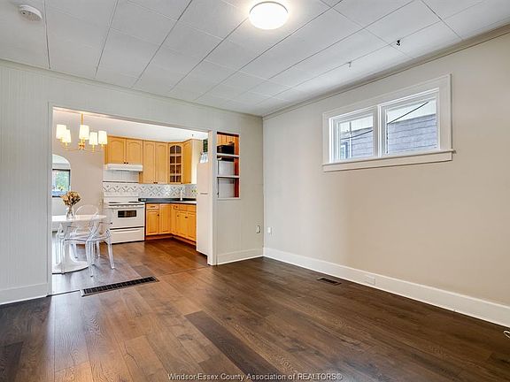 2nd image of 1062 Lena Ave