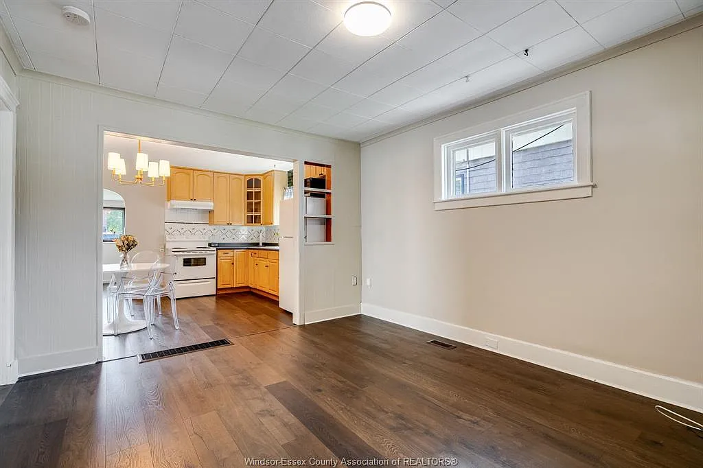 Building Photo - 1062 Lena Ave