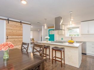 9008 Hipkins Rd SW, Lakewood, WA 98498