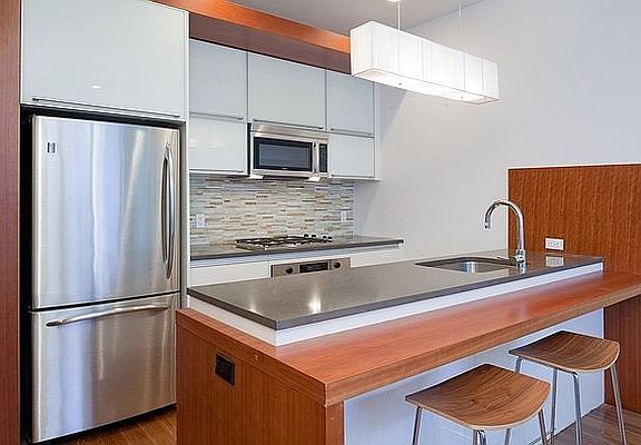 4th image of 127 Meserole St APT 4B
