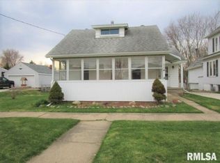 114 S Market St, Washington, IL 61571