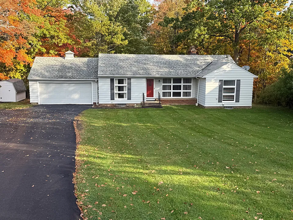 587 E Royalton Rd