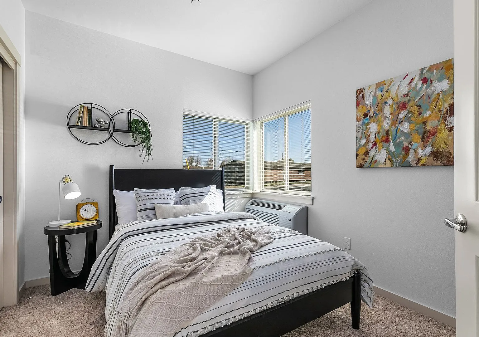 Kingwood Loft Apartments 1 Bedroom — Photo 3