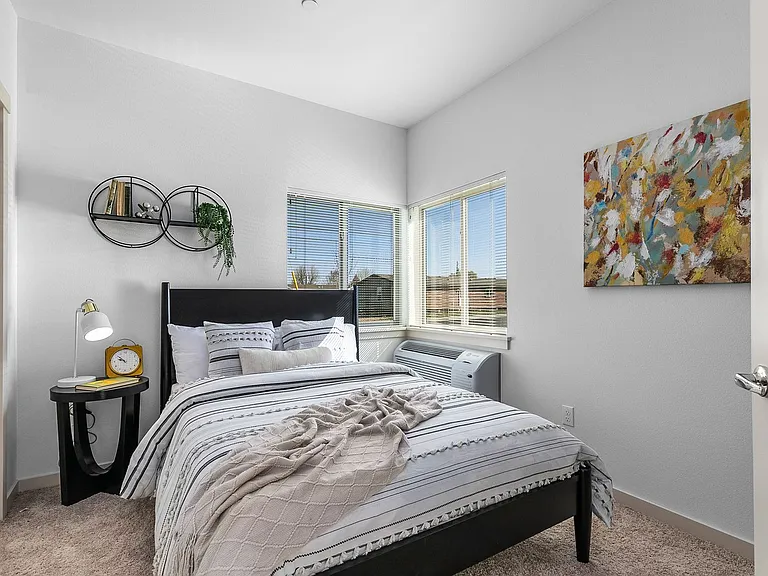 630 NW Kingwood Ave #101 — Photo 2