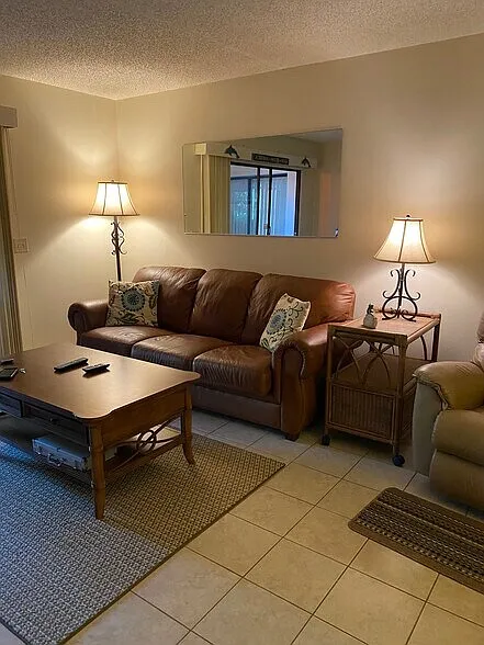2 bed, 956 sqft, $1,700 — Photo 4