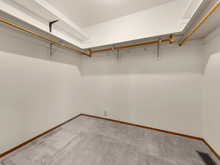 1985 Ponderosa Dr — Photo 13