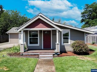 1075 SW Fairview Ave, Dallas, OR 97338