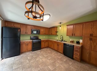 136 Riverview Dr, Erie, MI 48133