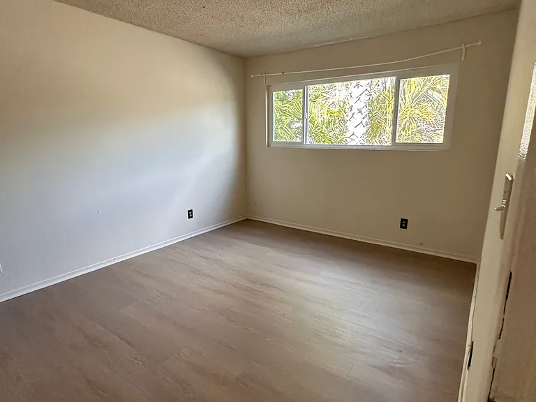 1020 W Angeleno Ave #7 — Photo 7
