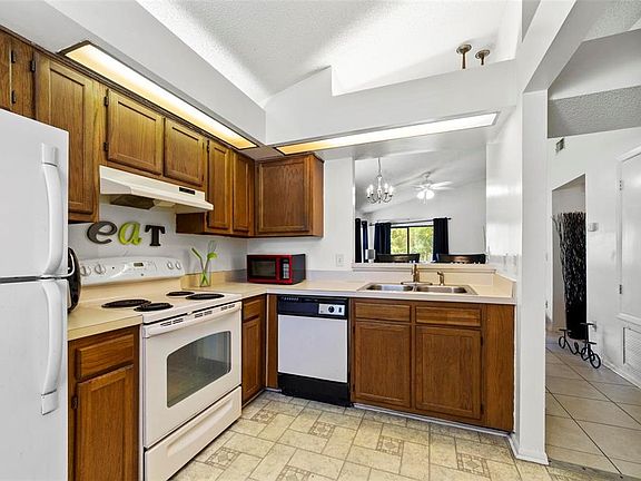 5th image of 11637 Shilpa Ct