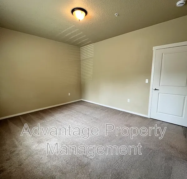 523 Catron St N #5 — Photo 25