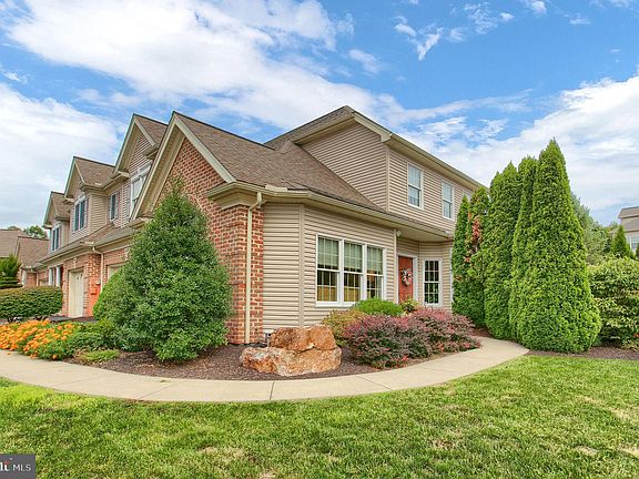 2nd image of 4542 Laurelwood Dr