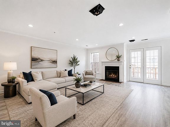 3rd image of 9867 Bon Haven Ln