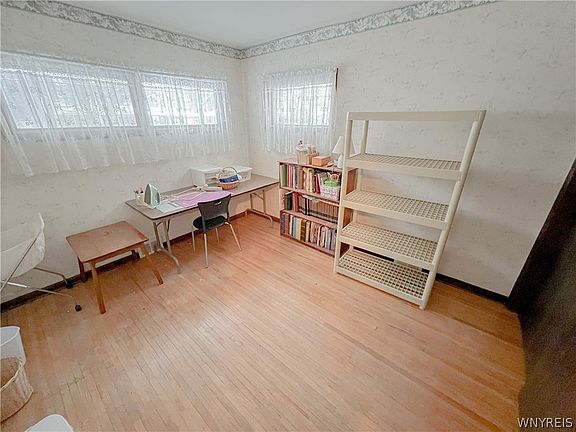 2nd image of 1711 Forbes St