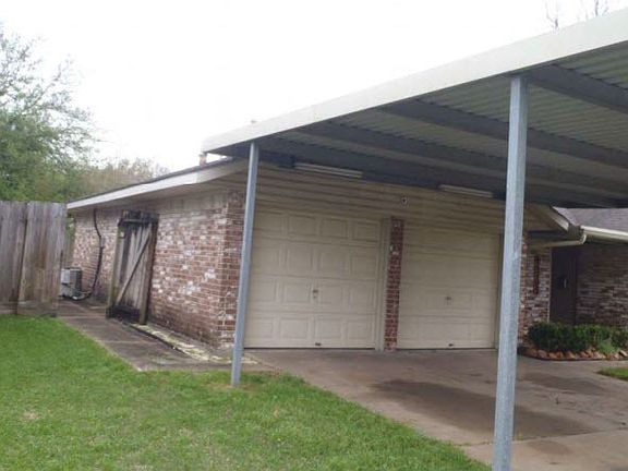 3rd image of 4705 College Park Dr