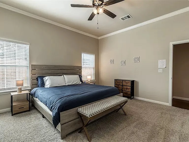 1121 Brook Ave — Photo 13