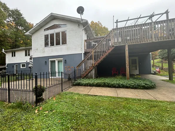 122 Nicoll Ln #B, Henryville, PA 18332