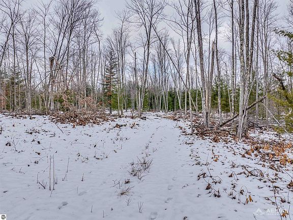 3rd image of 0 E Greenwood Rd