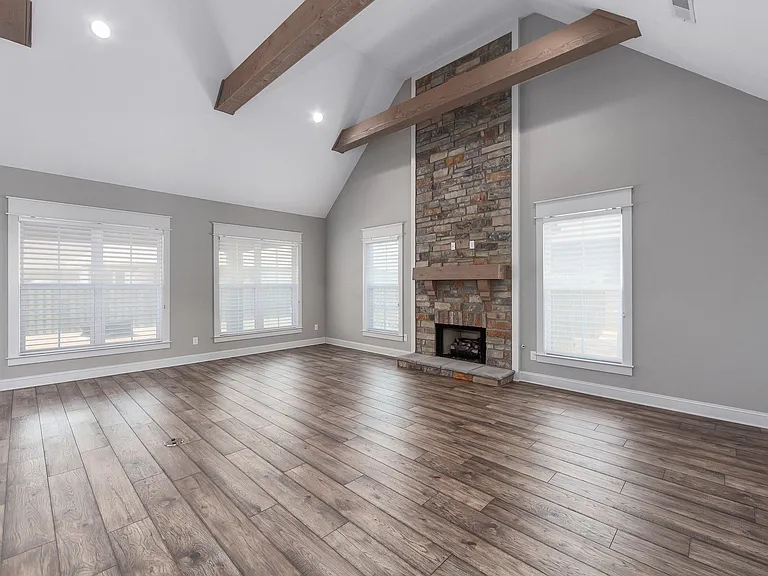 198 Moses Dr — Photo 4