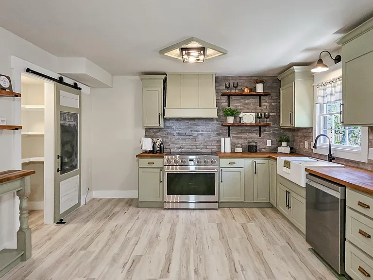 4033 Lucerne Dr SE — Photo 25