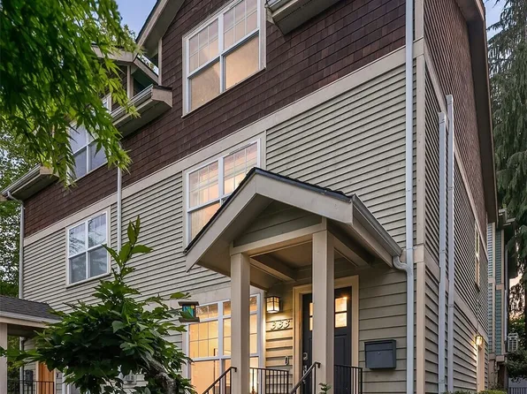 333 16th Avenue E, Seattle, WA 98112