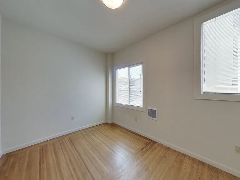 2030 Dwight Way — Photo 27