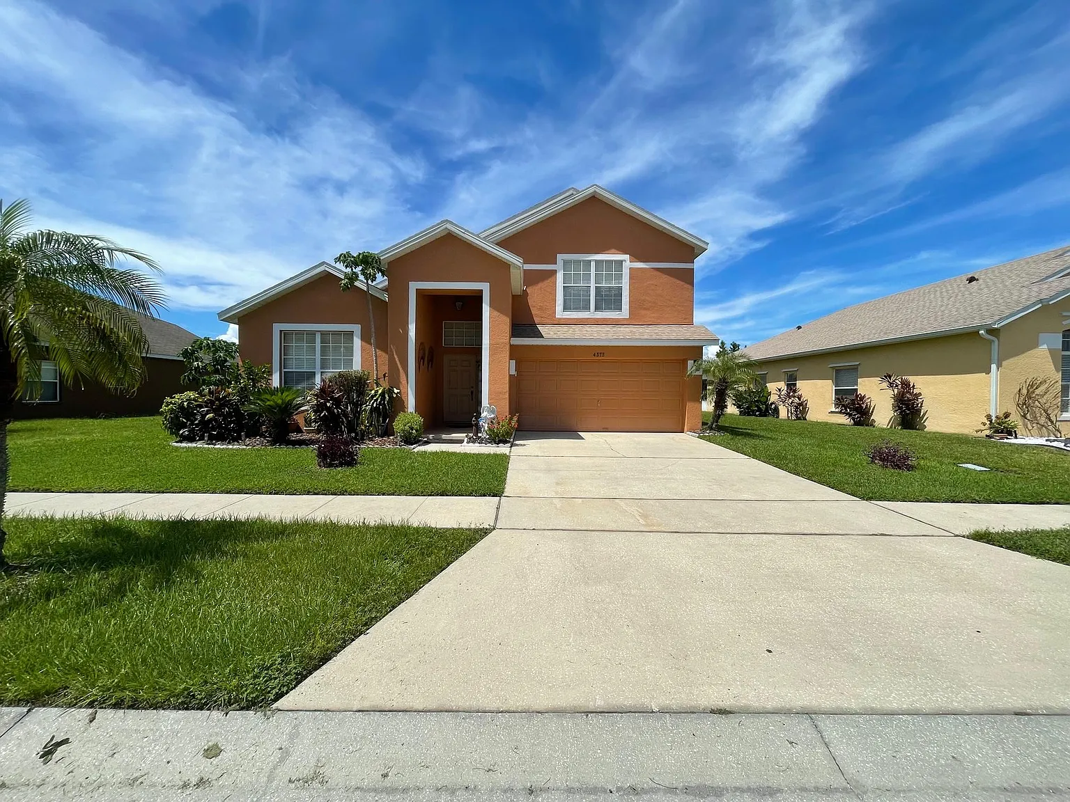 4 bed, 2.5 bath, 2840 sqft, $2,500 — Photo 1
