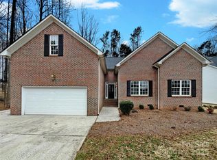 7717 Shalom Dr, Charlotte, NC 28216