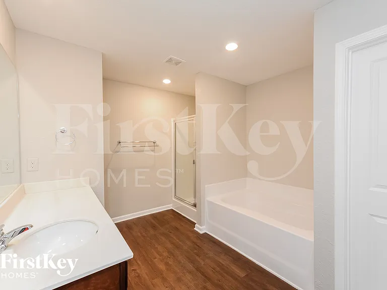 124 Innis Brook Cir — Photo 9