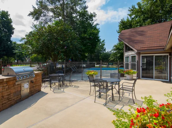 Woodbriar Apartment Homes