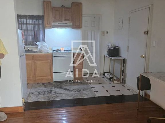 2nd image of 3505 Ditmars Blvd APT 2