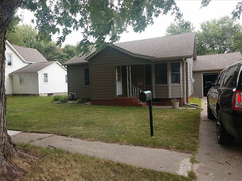 1st image of 108 NE Park St