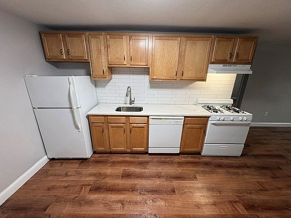 3rd image of 10 Fuller St #17