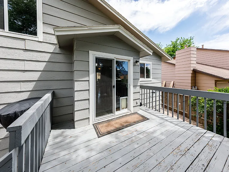 230 Hooper Ct — Photo 49