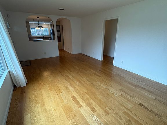 4th image of 1687 Marjorie Dr