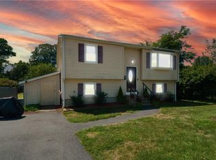 344 Strawberry Field Rd, Warwick, RI 02886