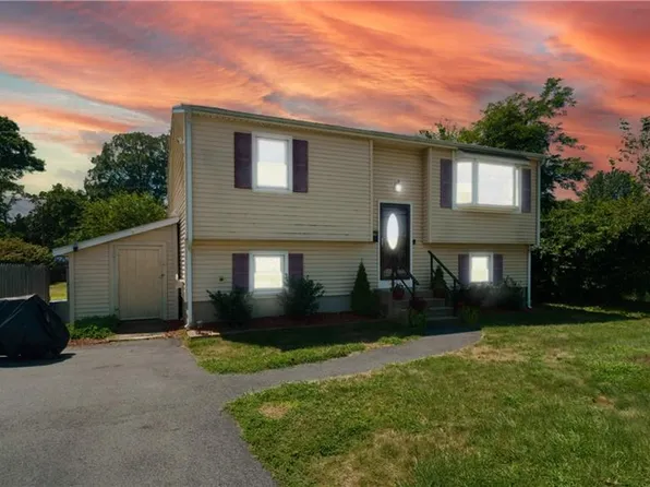 344 Strawberry Field Rd, Warwick, RI 02886