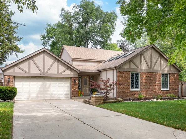 1219 N Foxdale Dr, Addison, IL 60101