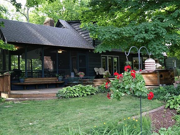 2nd image of 6605 Lake Forest Dr