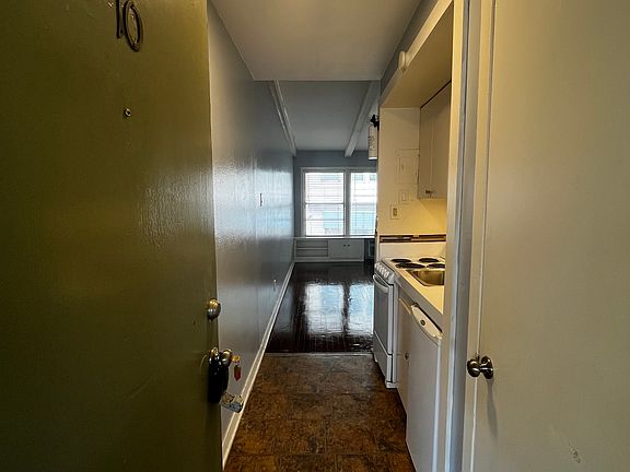 3rd image of 1964 Dryden Rd APT 10