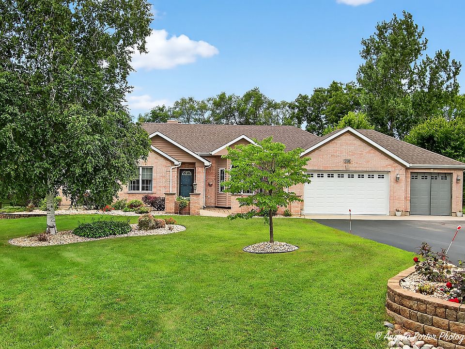 1st image of 209 Geneva Ln
